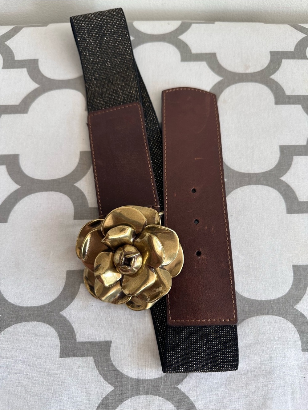 Gold Flower Buckle Elastic Waist Belt with Brown Leather Accents